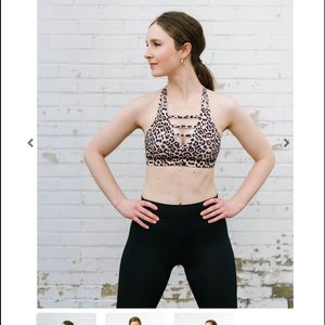 Zyia Leopard Grid Bra & 7/8 Leggings